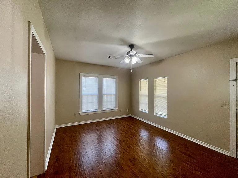 3309 Lay Ave — Photo 3