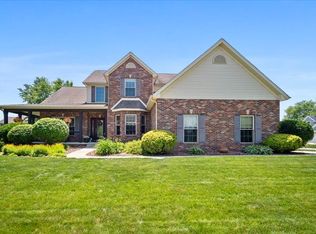 3901 Watertown Ln, Bloomington, IL 61705