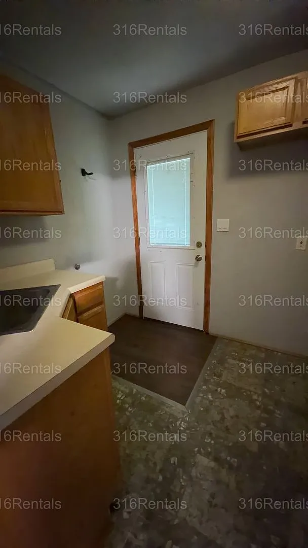 1617 W 3rd - 2 Bedroom 1 Bath $975 — Photo 3