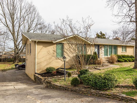 3rd image of 2636 Somerset Dr