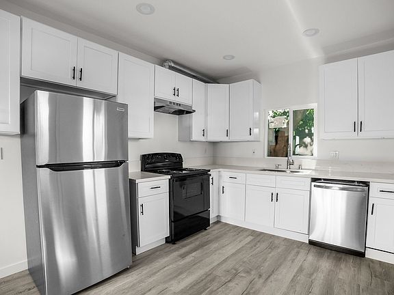 4th image of 7118 1/2 Sunnybrae Ave
