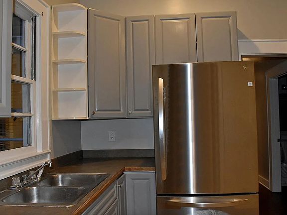 4th image of 423 S 4th St #A