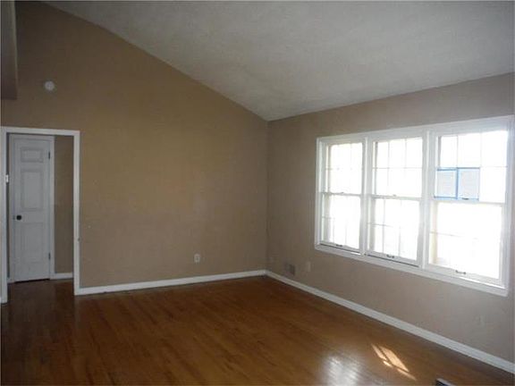 3rd image of 11015 Stark Ave