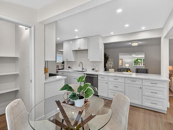 5th image of 6741 52nd St