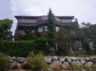 3327 NW 70th St, Seattle, WA 98117