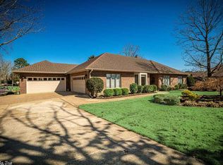 11 Heraldia Ln, Hot Springs Village, AR 71909