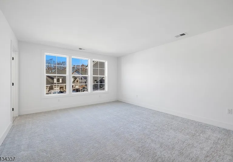 45 Swenson St — Photo 32