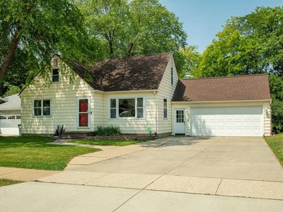 3509 McClain Dr, Cedar Falls, IA, 50613
