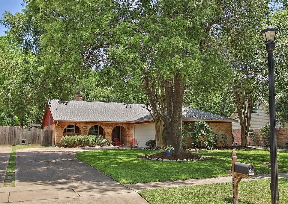 1st image of 16122 Acapulco Dr