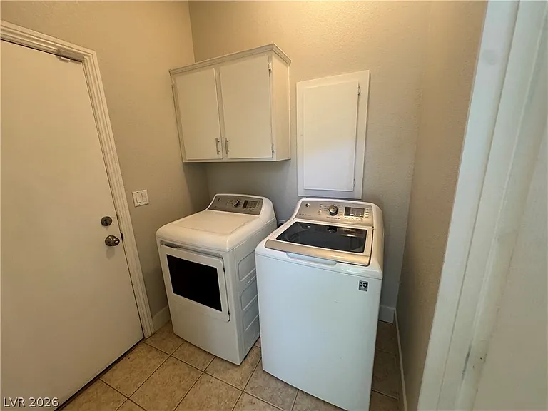 1521 Tillman Falls Ave — Photo 9