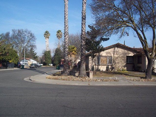 1st image of 1303 Castle Oaks Dr