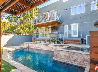 6830 Cahuenga Park Trl, Los Angeles, CA 90068