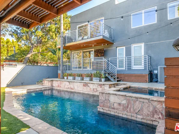 6830 Cahuenga Park Trl, Los Angeles, CA 90068
