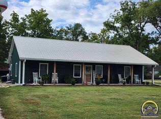 209 W Maple Ave, Hartford, KS 66854