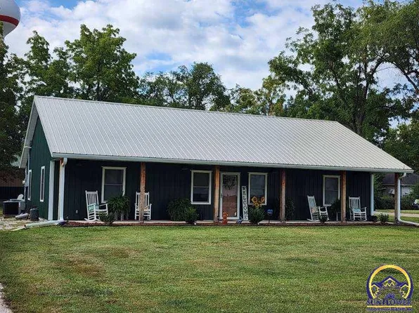 209 W Maple Ave, Hartford, KS 66854