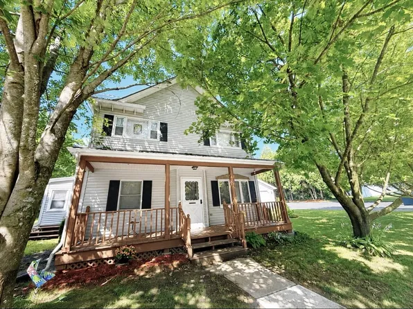 143 Goddeau Rd, Cadyville, NY 12918