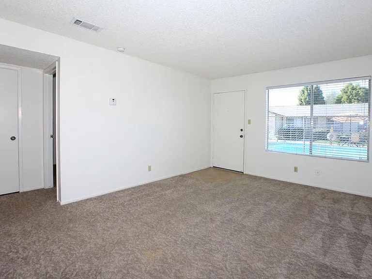 Sierra and Terrace East — Photo 19
