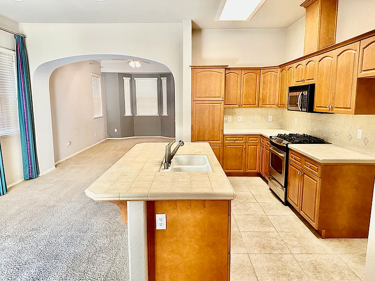 4048 W Apple Tree Ln — Photo 7