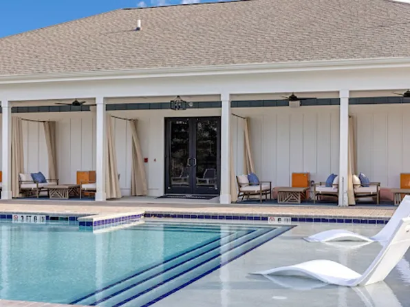 Ascent at Pointe Grande