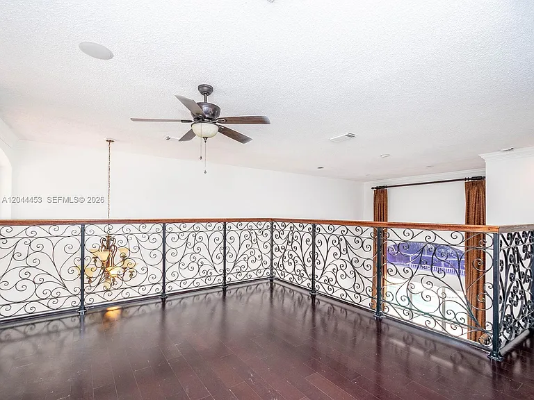351 SW 184th Ter — Photo 46