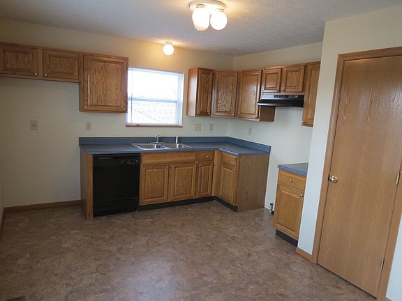 4th image of 4245 Nipigon Dr