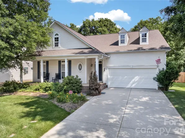 533 Fair Oaks Dr, Fort Mill, SC 29708