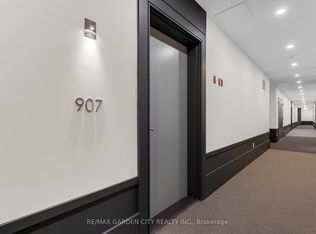 16 Concord Pl #907, Grimsby, ON L3M0J1