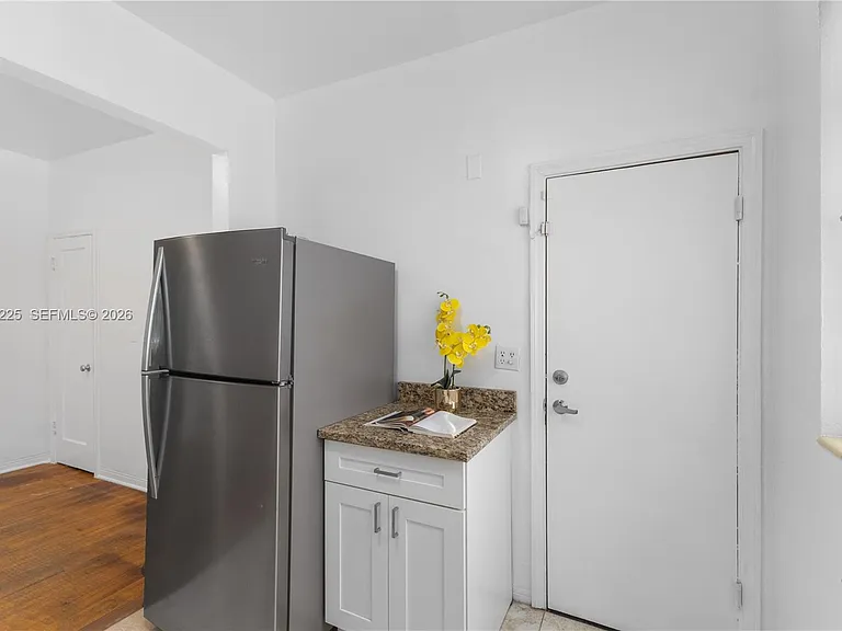 817 Lenox Ave #6 — Photo 9
