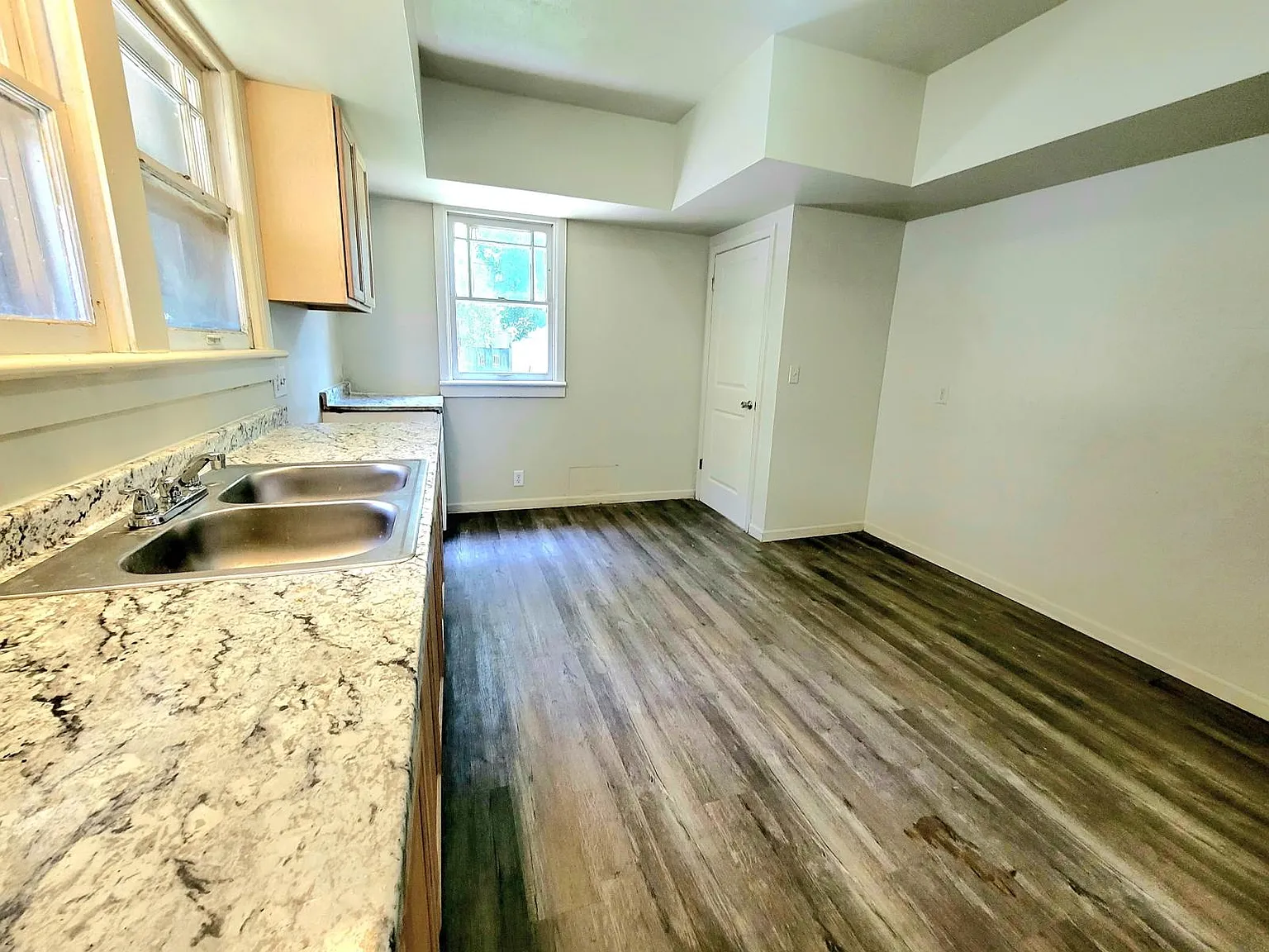 1700 W Smith — Photo 4