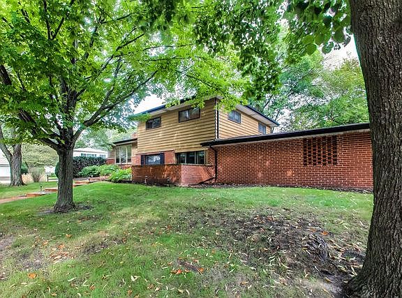 3rd image of 1650 Village Green Ct