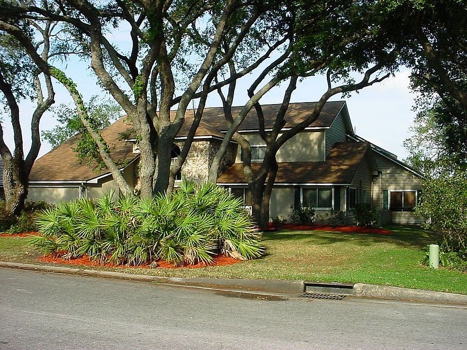 8427 Cranes Roost Dr.