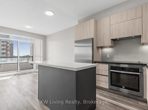 15 Water Walk Dr #711, Markham, ON L6G 0G2