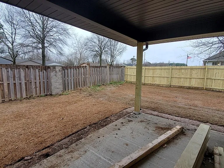 2315 W Margaret St — Photo 46