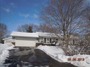 5038 Minns Dr, Machesney Park, IL 61115