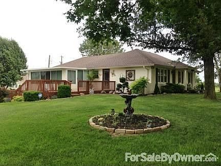 Front - 4 Season Sunroom