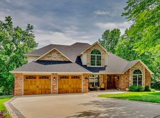 701 Briarwood Ct, Jefferson City, MO 65109