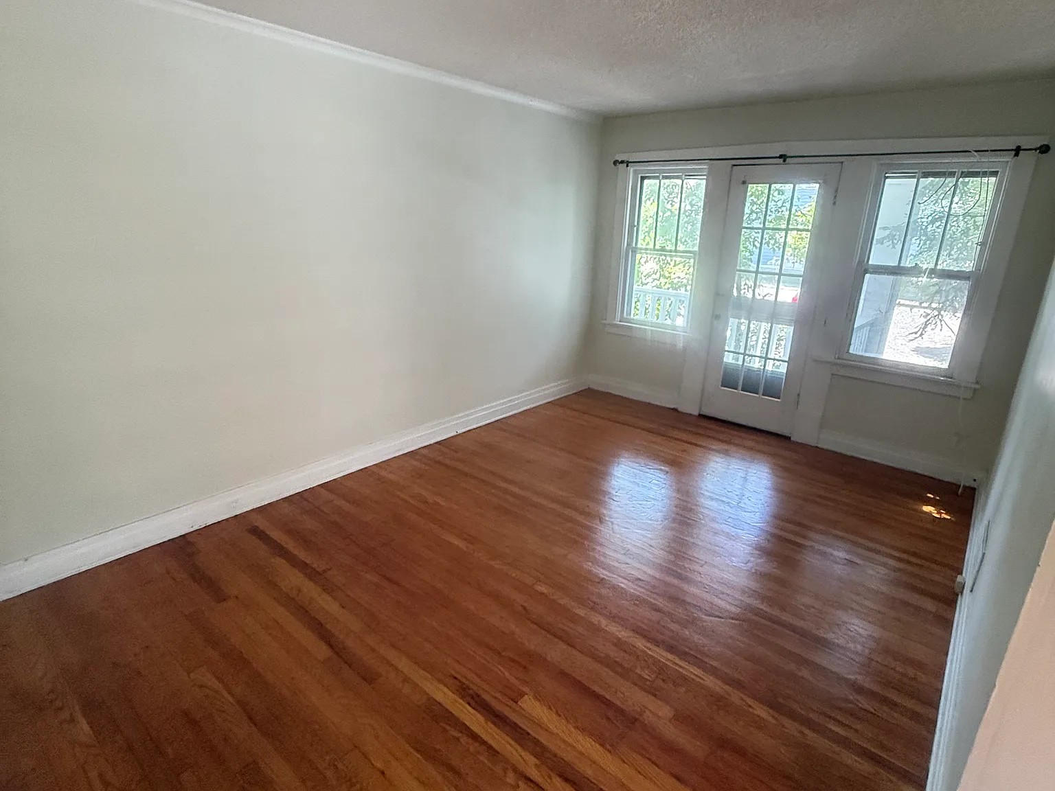 1 bed, 800 sqft, $1,100 — Photo 1