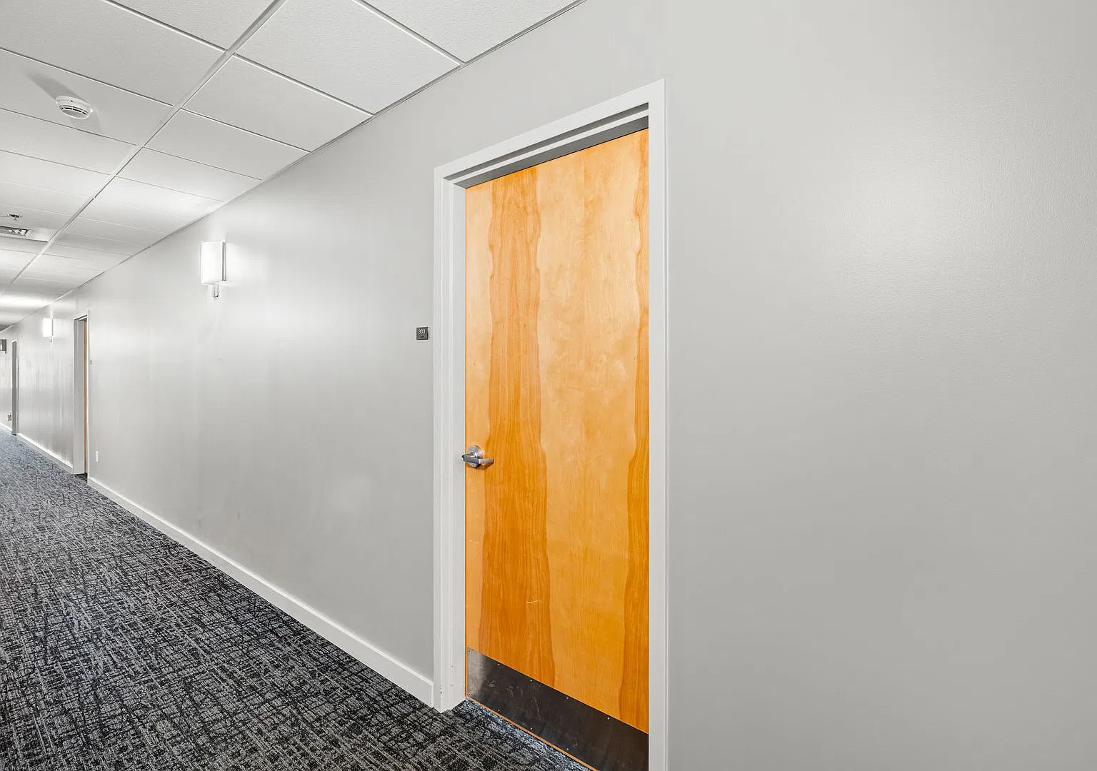 Beautiful Downtown Condo - Garage Parking Included! — Photo 3