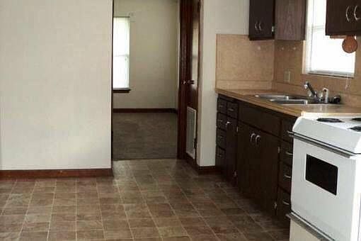 4th image of 1225 S Street James #3