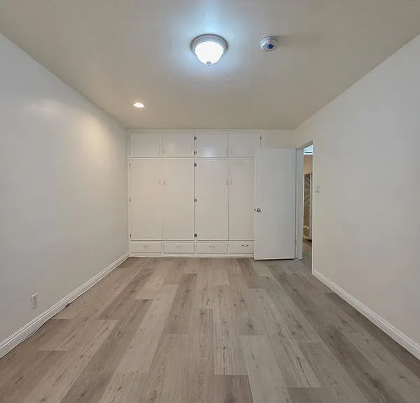 3705 S Victoria Ave — Photo 13