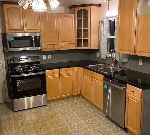 5th image of 3462 Moonridge Dr