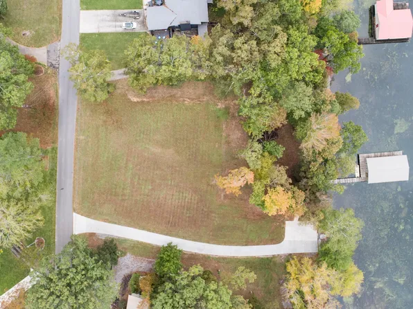 1808 Roseberry Dr, Scottsboro, AL 35769