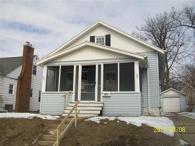 1st image of 875 Beechwood St NE
