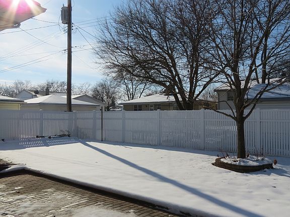 3rd image of 9152 Idlewild Dr