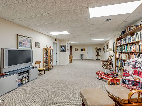 42nd image of 490 Cockatiel Rd