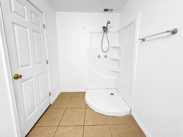 410 Mayborn Dr — Photo 13