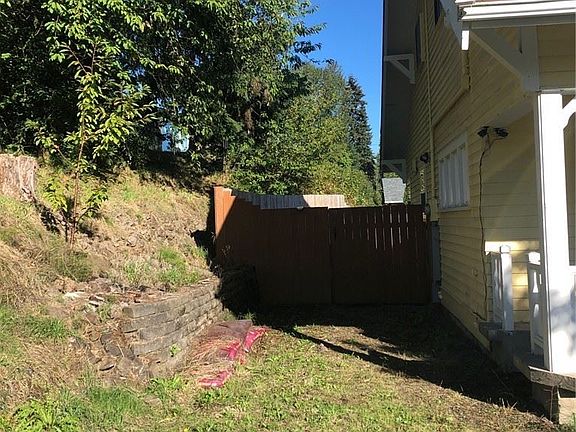 2nd image of 100 N 19th Ave