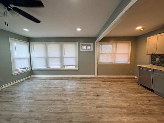5th image of 514 E Winona Ave