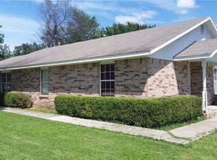 915 W Geneva St, Rogers, AR 72758
