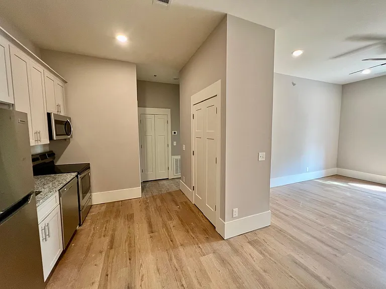 4134 N Swann St #4134 — Photo 5